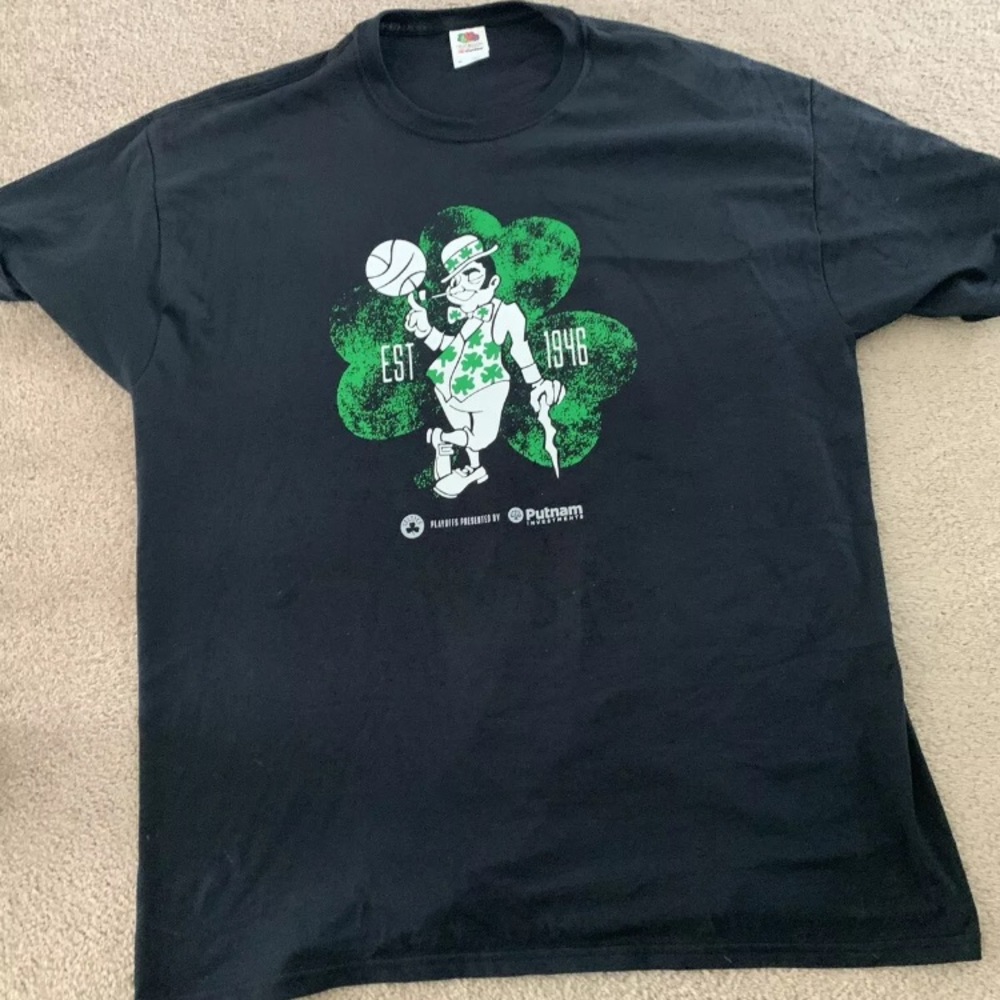 Celtics playoff shirt (XL)